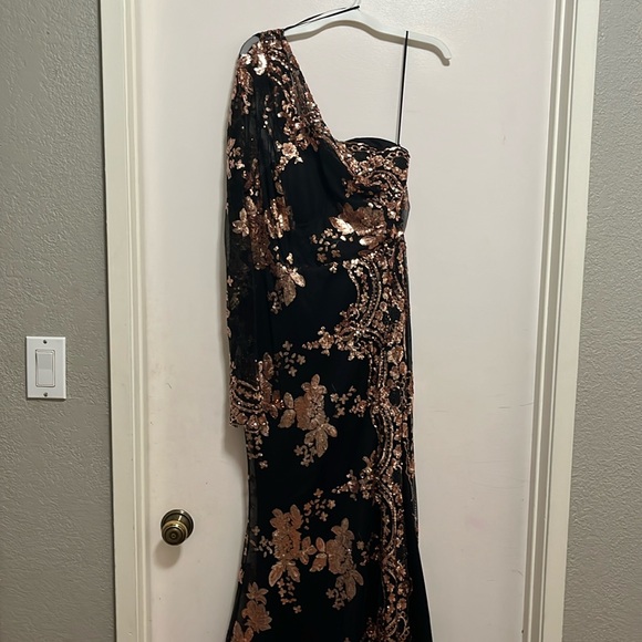 Black and rose gold dress - Picture 1 of 4